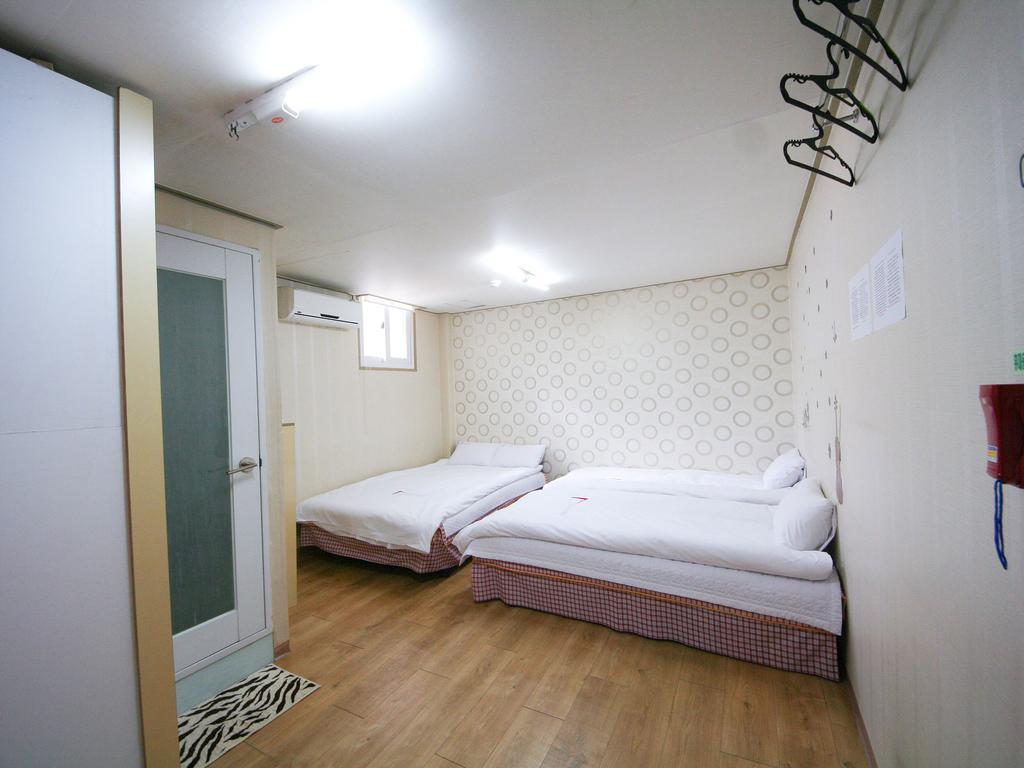 Guesthouse Myeongdong Seúl Habitación foto